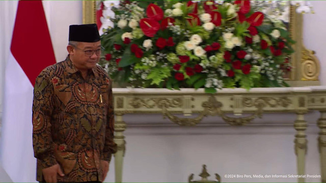 Abdul Mu'ti sebagai Menteri Pendidikan Dasar dan Menengah saat di panggil oleh Presiden Prabowo Subianto di Istana Negara, Jakarta, Minggu (20/10/2024). Foto: YouTube/Sekretariat Presiden