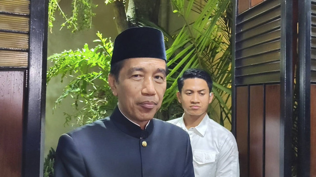 Presiden ke-7 RI Joko Widodo saat di kediamannya di Kota Solo, Jawa Tengah, Minggu (20/10/2024). Foto: Arfiansyah Panji Purnandaru/kumparan