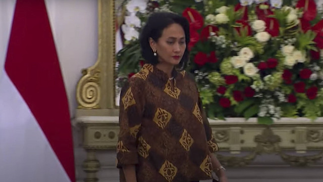 Wamen pelindungan pekerja migran Indonesia Christina Aryani saat di panggil oleh Presiden Prabowo Subianto di Istana Negara, Jakarta, Minggu (20/10/2024). Foto: YouTube/Sekretariat Presiden