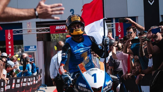 Aldi Mahendra, pebalap Indonesia di World Supersport 300 Kejuaraan Dunia Superbike 2024. Foto: Instagram @teambrcorse