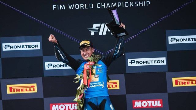 Aldi Mahendra, pebalap Indonesia di World Supersport 300 Kejuaraan Dunia Superbike 2024. Foto: Instagram @teambrcorse