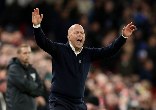 Ekspresi Arne Slot saat Liverpool vs Chelsea dalam laga pekan kedelapan Liga Inggris 2024/25 di Stadion Anfield, Minggu (20/10) malam WIB. Foto: REUTERS/Phil Noble