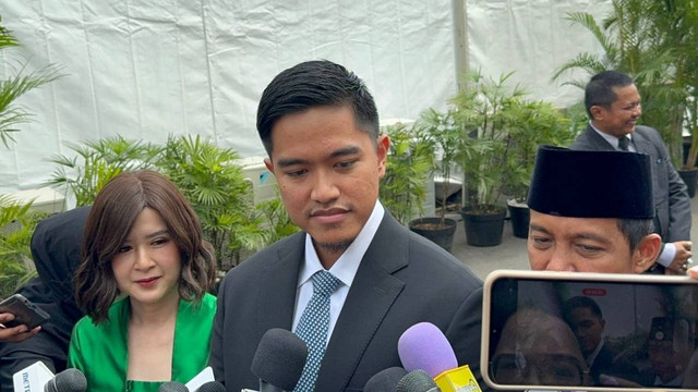 Ketum PSI Kaesang Pangarep tiba menghadiri Pelantikan Menteri Kabinet Merah Puith di Istana Kepresidenan, Jakarta, Senin (21/10/2024). Foto: Luthfi Humam/kumparan