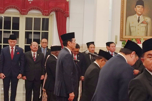 Luhut Binsar Pandjaitan menghadiri Pelantikan Menteri Kabinet Merah Putih di Istana Negara, Jakarta, Senin (21/10/2024). Foto: Zamachsyari/kumparan