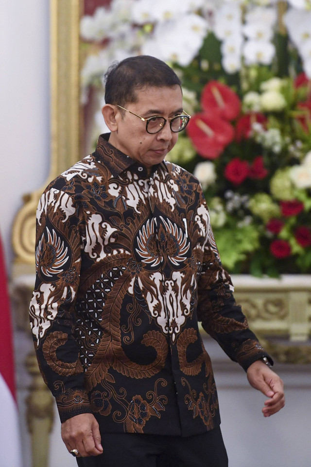 Menteri Kebudayaan, Fadli Zon berjalan saat dipanggil Presiden Prabowo Subianto dalam pengumuman jajaran menteri Kabinet Merah Putih di Istana Merdeka, Jakarta, Minggu (20/10/2024). Foto: Muhammad Adimaja/ANTARA FOTO