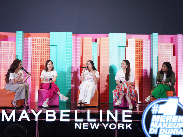 Maybelline Ajak Gen Z Lawan Kesehatan Mental Lewat Misi Brave Together. Foto: Maybelline