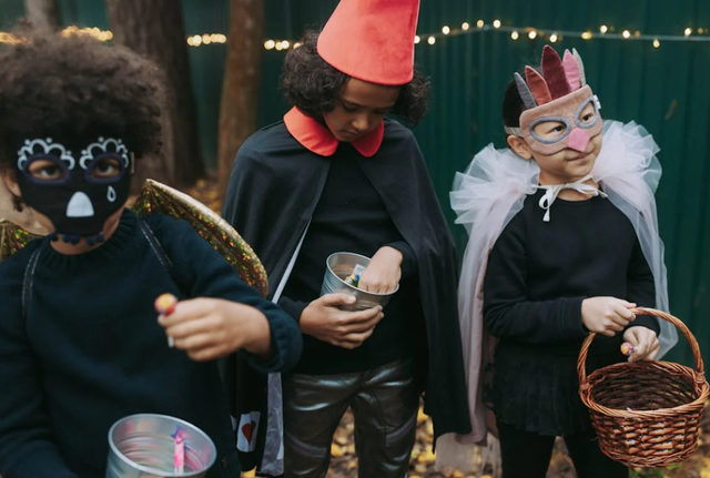 sewa kostum halloween bali. Foto hanyalah ilustrasi, bukan tempat yang sebenarnya. Sumber: Pexels/Yaroslav Shuraev