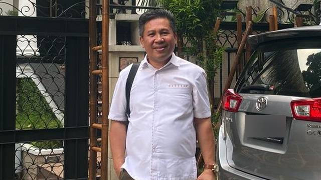 Ferdinand Djeki Dumais, Anggota DPRD Kota Manado dari Partai Gerindra.