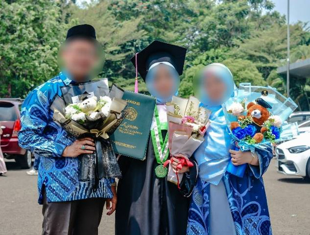 Gambar ini menunjukan peran penting Ayah dan Ibu dalam Mendidik Anak, foto oleh penulis