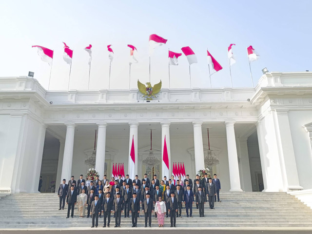 Foto bersama Wakil Menteri di Istana Merdeka, Jakarta, Senin (21/10/2024). Foto: Zamachsyari/kumparan