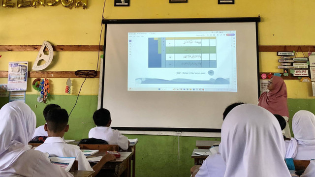 Proses pembelajaran PAI kelas VI di SDN 249 Astana Anyar Bandung, Jawa Barat, Rabu (16/10/2024). Foto : Ulfah Salwa.