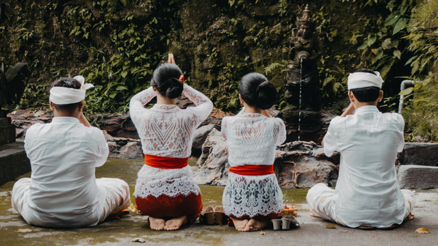 Om Shanti Shanti Shanti Om adalah ungkapan yang sering digunakan oleh pemeluk agam Hindu. Foto: Pexels.com