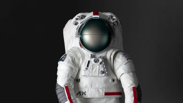 Rumah mode Prada desain seragam astronaut untuk misi ke bulan. Foto: Axiom Space