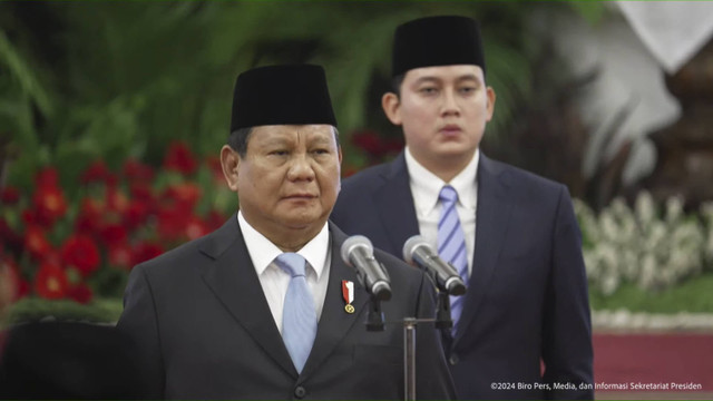 Prabowo Subianto menghadiri pelantikan kepala badan dan utusan khusus presiden di Istana Negara Jakarta, Selasa (22/10/2024). Foto: YouTube/ Sekretariat Presiden