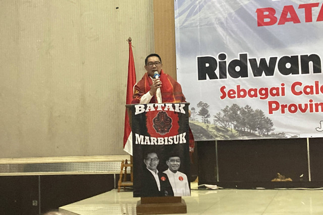 Calon Gubernur Jakarta nomor urut satu Ridwan Kamil menghadiri Deklarasi Dukungan Batak Marbisuk kepada pasangan Rido, Jakarta Timur, Selasa (22/10/2024). Foto: Alya Zahra/kumparan 