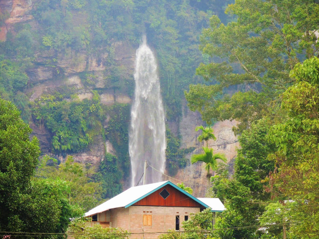 Tempat wisata di Agam. Foto hanya ilustrasi, bukan tempat sebenarnya. Sumber: Unsplash/Boemel Indonesia