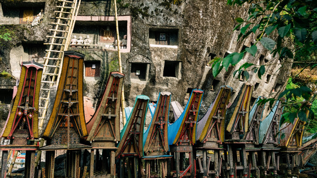 Ilustrasi tradisi toraja, foto: unsplash/Fadhil Abhimantra