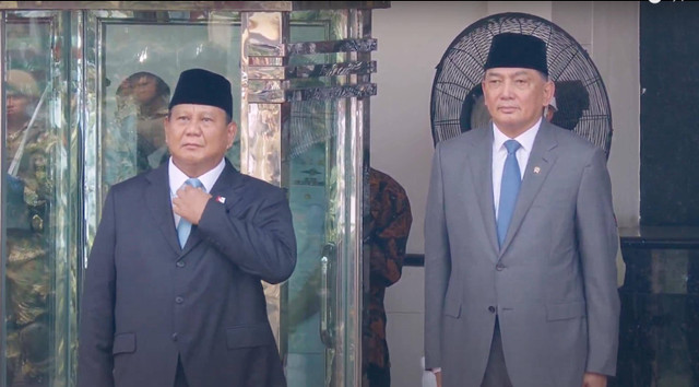 Momen sertijab Menhan dari Prabowo ke Sjafrie Foto: Youtube/ Kemhan RI