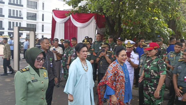 Titiek Soeharto hadiri acara kenegaraan bersama Prabowo dan Didiet di Kemhan, Jakpus, Selasa (22/10/2024). Foto: Thomas Bosco/kumparan