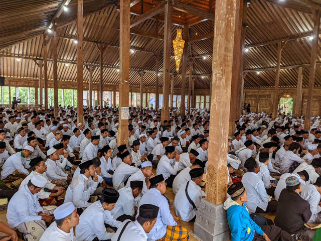 Para santri Pesantren VIP BIMA 2 Cirebon, saat sedang melakukan kegiatan belajar. Foto: Istimewa