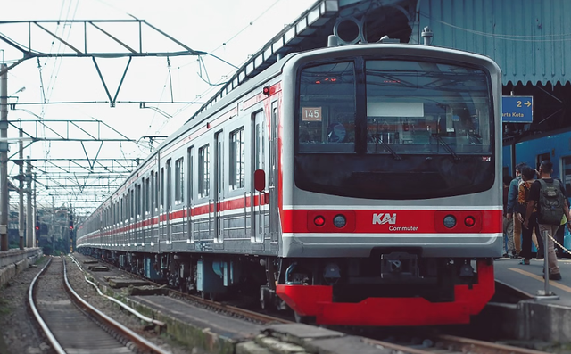 kereta serayu melewati stasiun apa saja. Sumber: Unsplash/Muhammad Arief