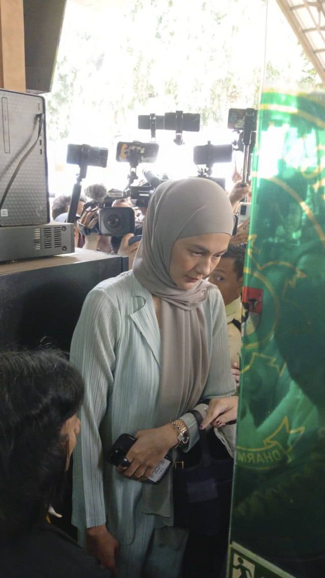 Paula Verhoeven hadiri sidang cerai perdana. Foto: Vincentius Mario/kumparan