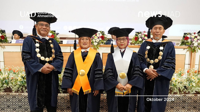 Prof. Dr. Dra. Trikinasih Handayani, M.Si. dan Prof. Dr. Solikhah, S.K.M., M.Kes., dua guru besar Universitas Ahmad Dahlan (UAD) yang dikukuhkan pada 23 Oktober 2024 (Dok. Humas dan Protokol UAD)