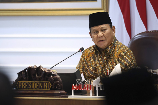 Presiden Prabowo Subianto menggelar Sidang Kabinet Paripurna perdana di Kantor Presiden, Kompleks Istana Kepresidenan, Jakarta Pusat, Rabu (23/10/2024). Foto: Dok. Tim Media Prabowo Subianto