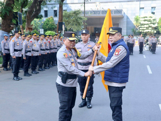 Kapolda Metro Jaya, Irjen Karyoto, saat memimpin apel di depan Ditreskrimsus Polda Metro Jaya pada Rabu (23/10). Foto: Dok. Istimewa