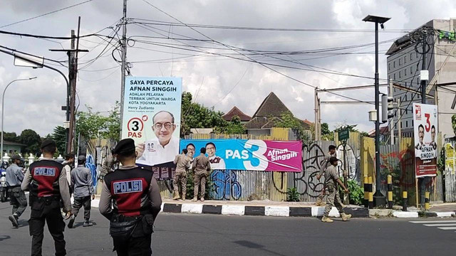 Lebih dari 500 Alat Peraga Kampanye Paslon di Kota Yogyakarta Ditertibkan