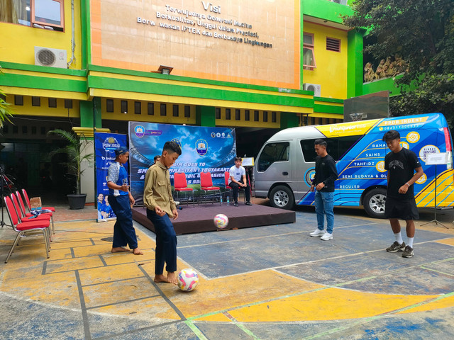 peresmian mobil operasional di SMP Muhammadiyah 1 Yogyakarta