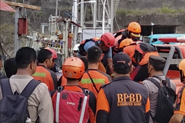 Dua petugas Basarnas Medan yang hilang saat cari korban hanyut ditemukan meninggal pada Rabu (23/10). Foto: Dok. Polsek Kuta Buluh