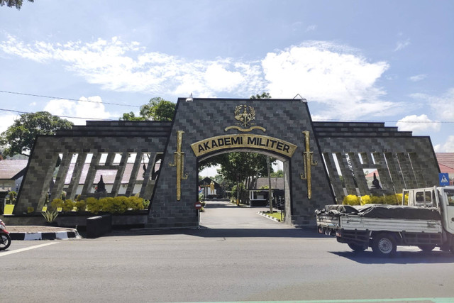 Suasana di sekitar Akmil Magelang jelang kedatangan presiden, wakil presiden, dan para menteri, Kamis (24/10/2024). Foto: Arfiansyah Panji Purnandaru/kumparan