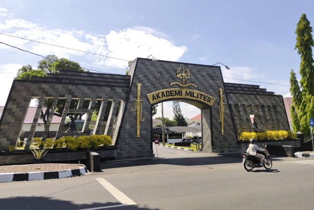 Suasana di sekitar Akmil Magelang jelang kedatangan presiden, wakil presiden, dan para menteri, Kamis (24/10/2024). Foto: Arfiansyah Panji Purnandaru/kumparan