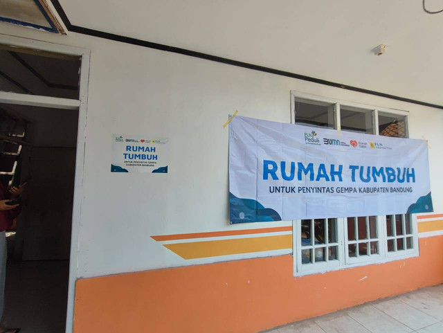 PT PLN Indonesia Power Melalui Rumah Zakat Bangun Rumah Tumbuh .