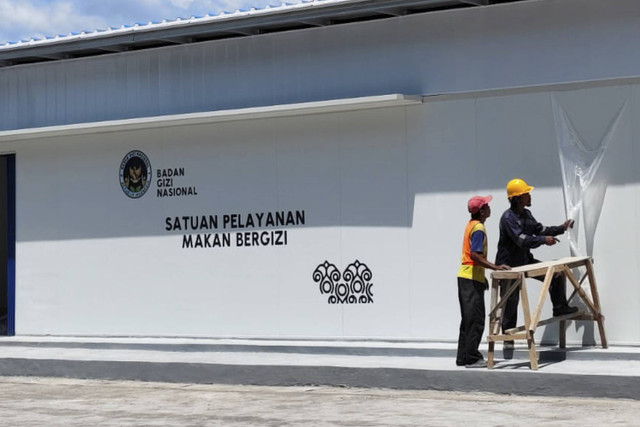 Dapur Badan Gizi Nasional tampak dibangun di dekat Akmil Magelang. Posisinya ada di selatan Akmil di utara Jalan Jendral Gatot Soebroto, Magelang. Foto: Arfiansyah Panji Purnandaru/kumparan