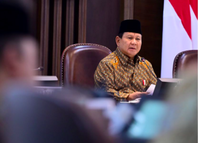 Presiden Prabowo Subianto memimpin sidang kabinet paripurna perdana, Rabu (23/10/2024). Foto: Instagram/@prabowo