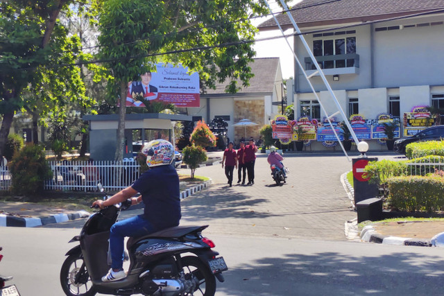 Situasi di depan Borobudur International Golf & Country Club, Kamis (24/10/2024). Foto: Arfiansyah Panji Purnandaru/kumparan