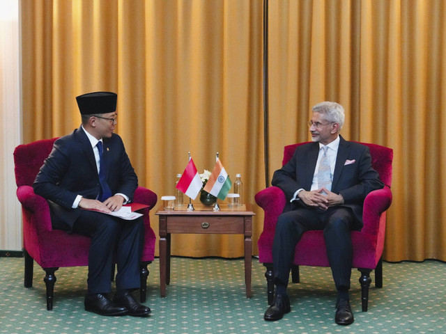  Menteri Luar Negeri RI Sugiono telah melakukan pertemuan bilateral dengan Menteri Luar Negeri India S. Jaishankar, di sela-sela Konferensi Tingkat Tinggi BRICS Plus di Kazan, Rusia (23/10/2024).  Foto: Dok. Kemlu RI