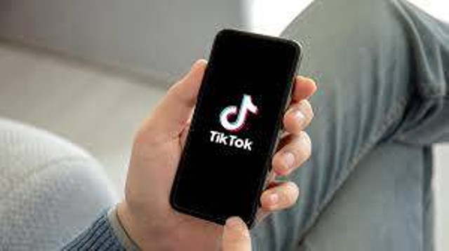 Gen Z dan Tiktok: Media Sosial Sebagai Edukasi Kreatif 