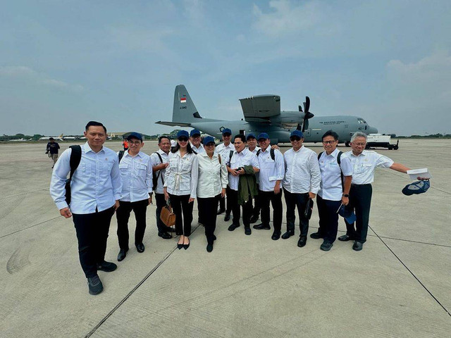 Sri Mulyani bersama sejumlah menteri Kabinet Merah Putih dok: @smindrawati