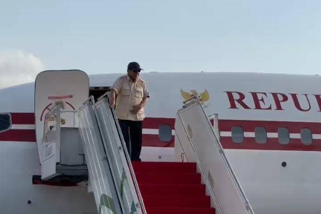 Presiden Prabowo Subianto saat tiba di Bandara Adisucipto, Kamis (24/10/2024). Foto: Dok. Humas Pemda DIY