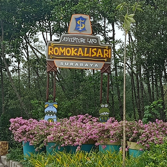 1.1 Tanda Masuk Romokalisari Adventure Land