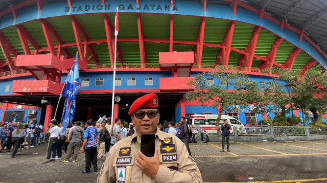 Serka (Purn) TNI Asmujiono saat memberikan keterangan kepada wartawan, di Malang, Senin (21/10/2024). Foto: Dok. Istimewa