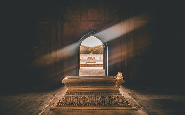 Makam Habib Ali Solo. Foto hanya ilustrasi, bukan tempat sebenarnya. Sumber: pexels.com/Jeswin Thomas