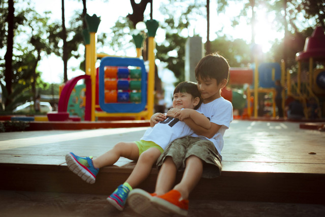 Ilustrasi Contoh Social Affective Play, Foto: Unsplash/Hisu lee