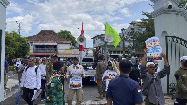 Perwakilan Forum Ukhuwah Islamiyah (FUI) DIY ditemui oleh Asisten Bidang Perekonomian dan Pembangunan Setda DIY, Tri Saktiyana. Foto: Dok. Istimewa