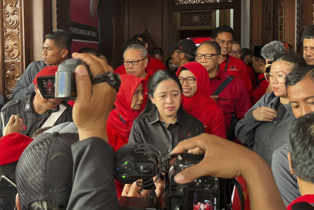 Ketua DPP PDI Perjuangan (PDIP) Puan Maharani usai Konsolidasi Organisasi Internal Partai Dalam Rangka Pemenangan Pilkada Provinsi dan Kabupaten/Kota se Jawa Tengah itu digelar di Panti Marhen, kantor DPD PDIP Jawa Tengah. Foto: Intan Alliva Khansa/kumparan