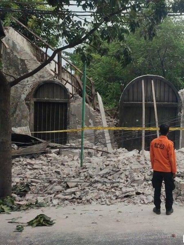 Bangunan peninggalan Belanda yang roboh di Cengkareng, Jakarta Barat. Foto: Dok. Istimewa