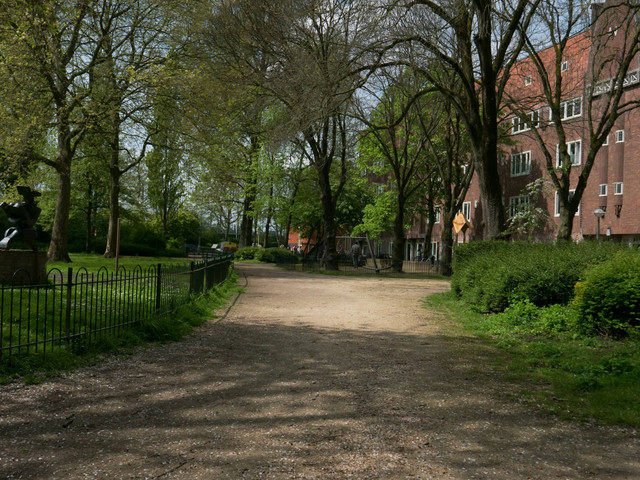 Taman Srigunting. Foto hanya ilustrasi, bukan tempat sebenarnya. Sumber: Unsplash/fons heijnsbroek